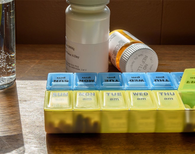 Organizador semanal para medicamentos recetados