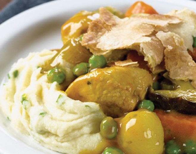 Platillo con pollo y vegetales
