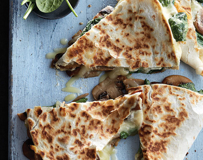 Quesadillas de vegetales en plato